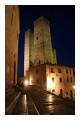 Spedisci la cartolina "Le torri di San Gimignano in notturna"