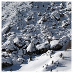 La neve ricopre i massi a Passo Falzarego