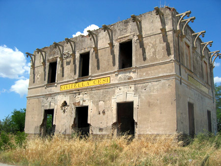 Stazione ferroviaria di Civitella Cesi