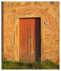 Una porta al posto di un arco