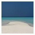Spedisci la cartolina "Maldive: sabbia, mare azzurro e cielo"