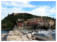 Porto Ercole visto dal porto