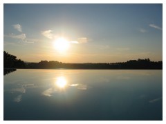 In piscina al calar del sole