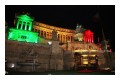 Spedisci la cartolina "L'Altare della patria illuminato tricolore"