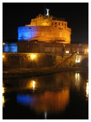 Castel Sant'Angelo riflesso in notturna