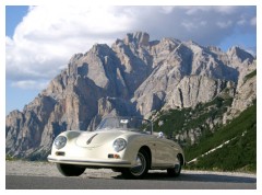 In Porsche sui passi dolomitici