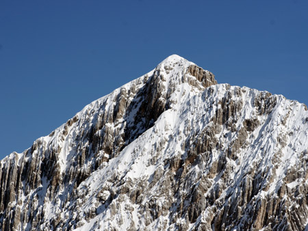 Montagne innevate ad aprile