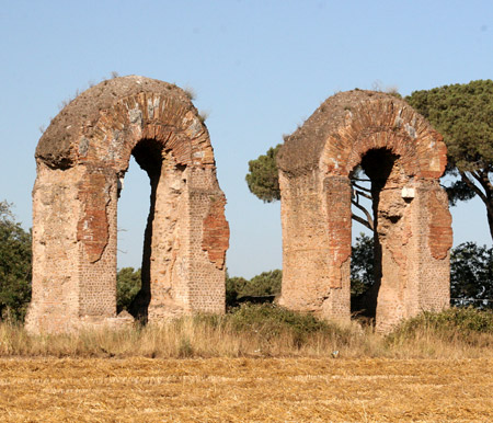 2 Archi: i resti di un acquedotto