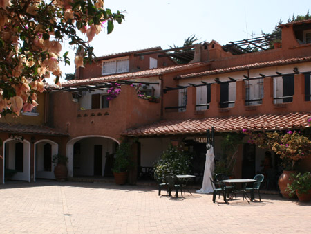 La piazzetta di Giannutri