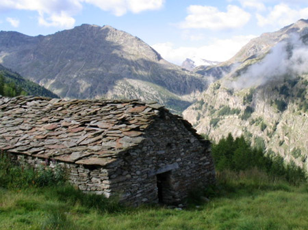 Val d'Aosta, baita in pietra