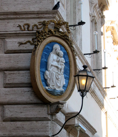 Madonnella a Piazza Colonna