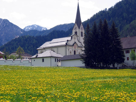 La chiesa di San Vigilio di Marebbe