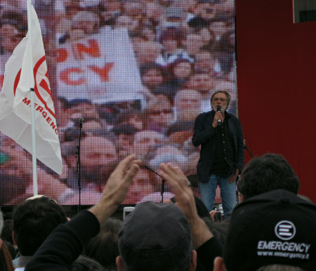 Gino Strada, manifestazione a Roma