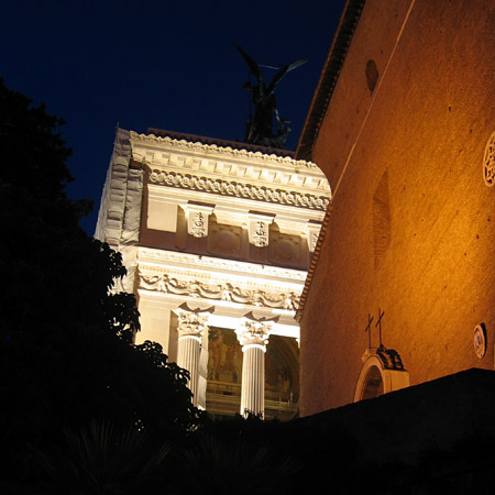 Il Vittoriano e la facciata dell'Ara Coeli