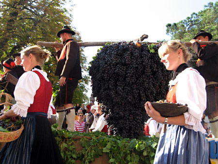La tradizionale festa dell'uva a Merano