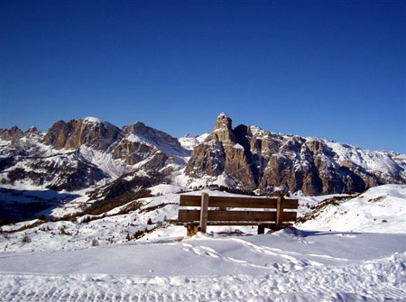 Panchina con vista sulle Dolomiti