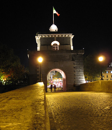 Ponte Milvio in nottura