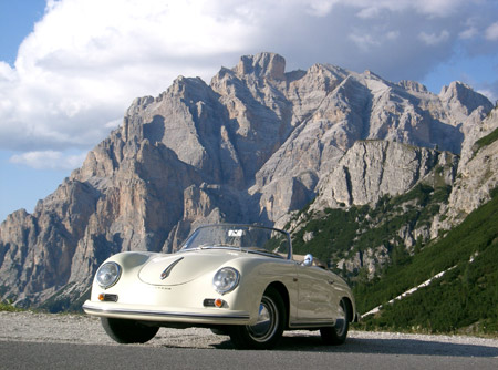 In Porsche sui passi dolomitici