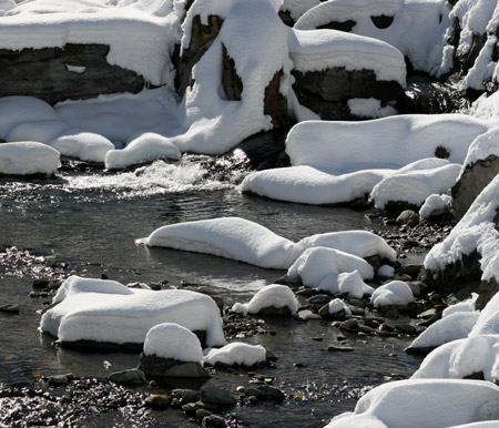 La neve sul torrente