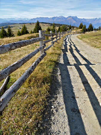 La strada sull'altopiano di Luson