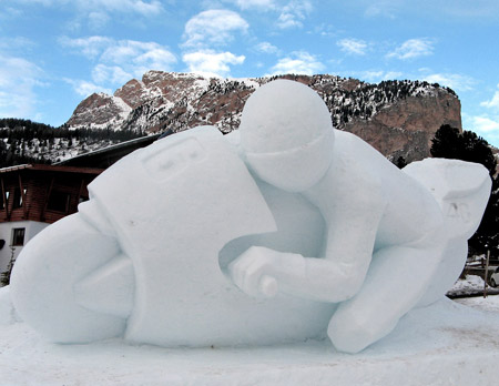 Valentino Rossi, scultura di neve