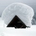 Crocifisso ricoperto dalla neve