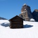 Cielo azzurro in montagna