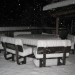Tavolo apparecchiato dalla neve